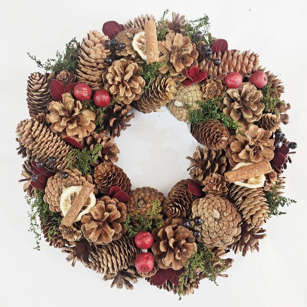 Naturals Traditional Artificial Christmas Wreath – 35cm 5021346540444